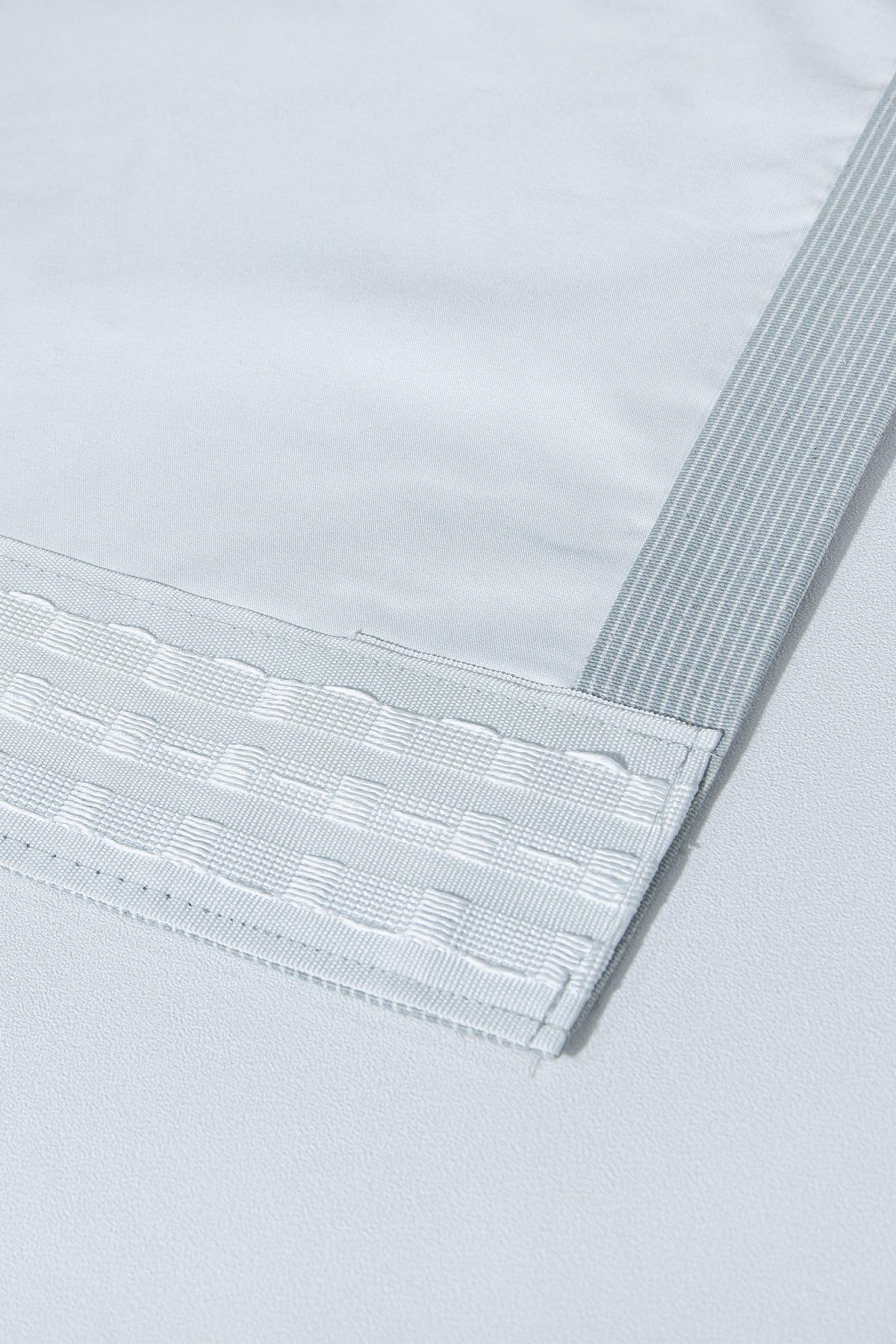 Çocuk Astarlı Fon Perde Arı Desenli Gri V2 135x180